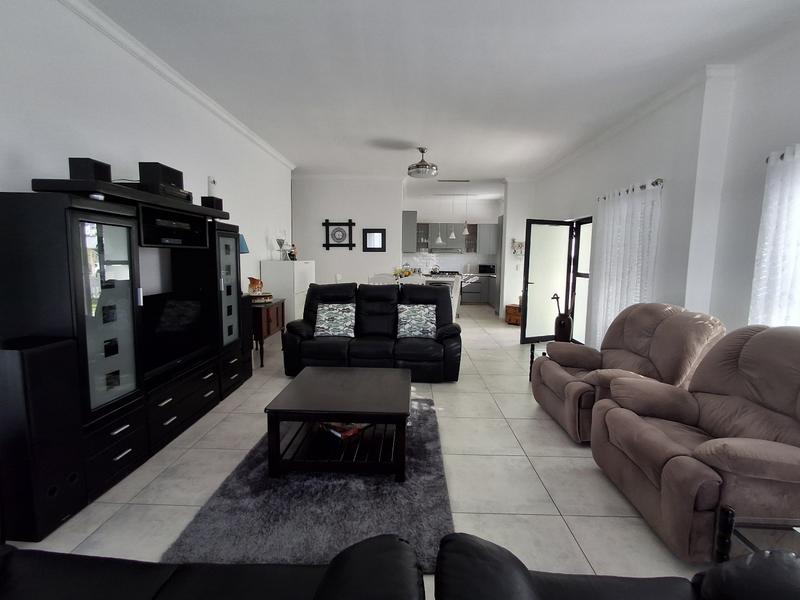 3 Bedroom Property for Sale in Sandy Point Western Cape